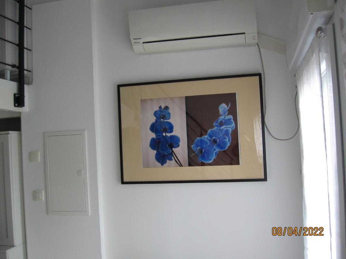 Appartement Avec Chambre En Mezzanine Rognac Exteriör bild