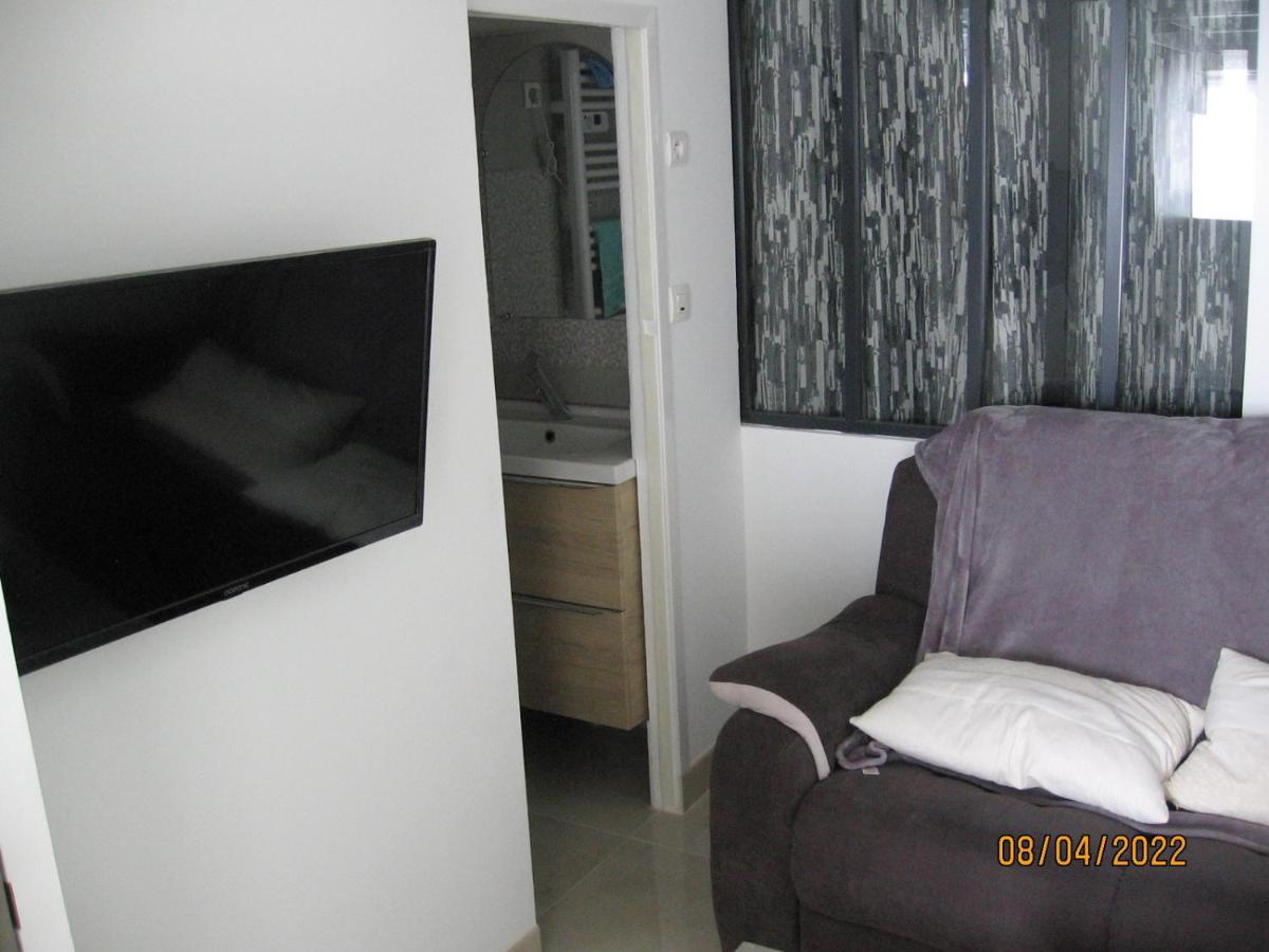 Appartement Avec Chambre En Mezzanine Rognac Exteriör bild