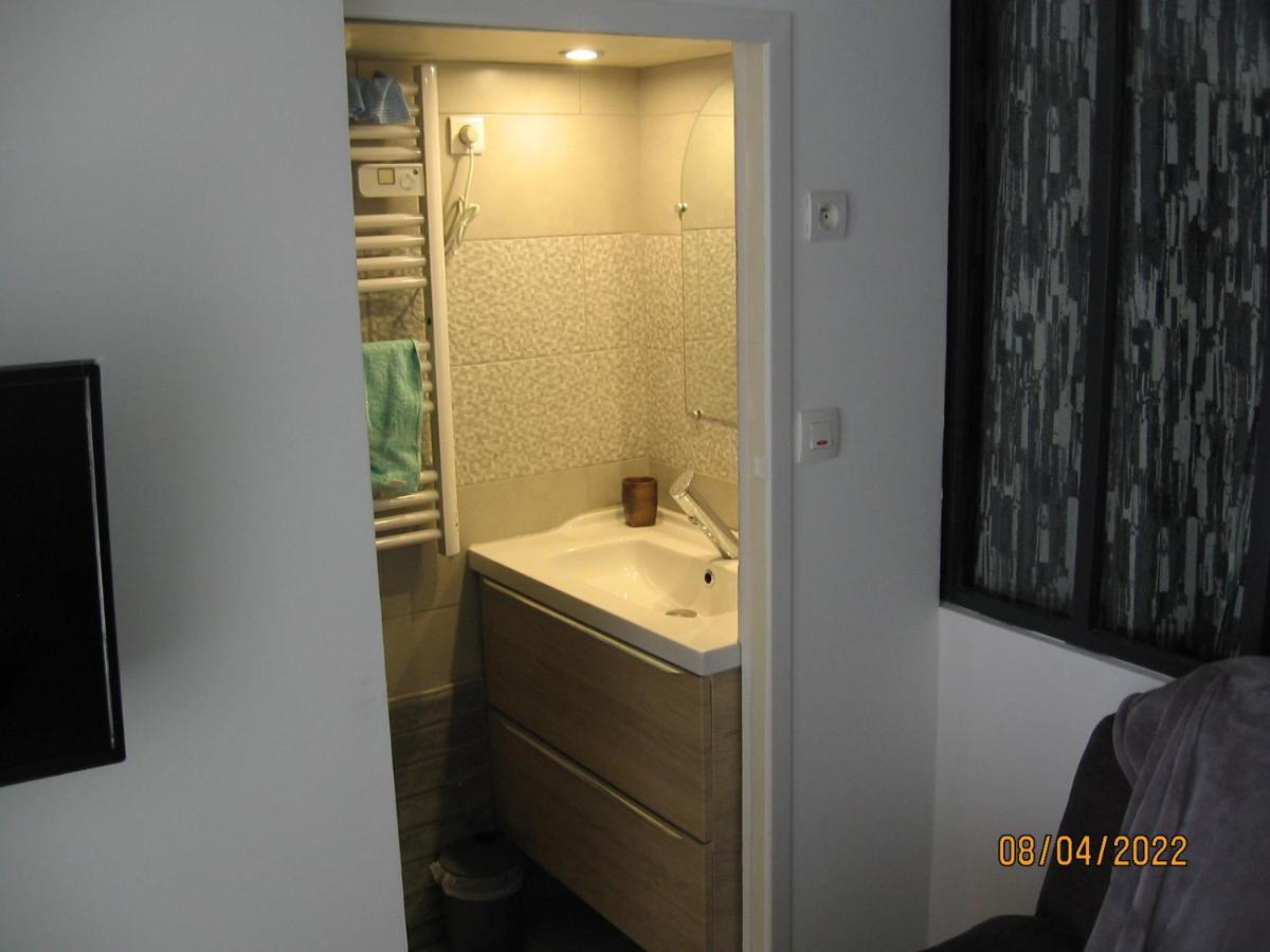 Appartement Avec Chambre En Mezzanine Rognac Exteriör bild