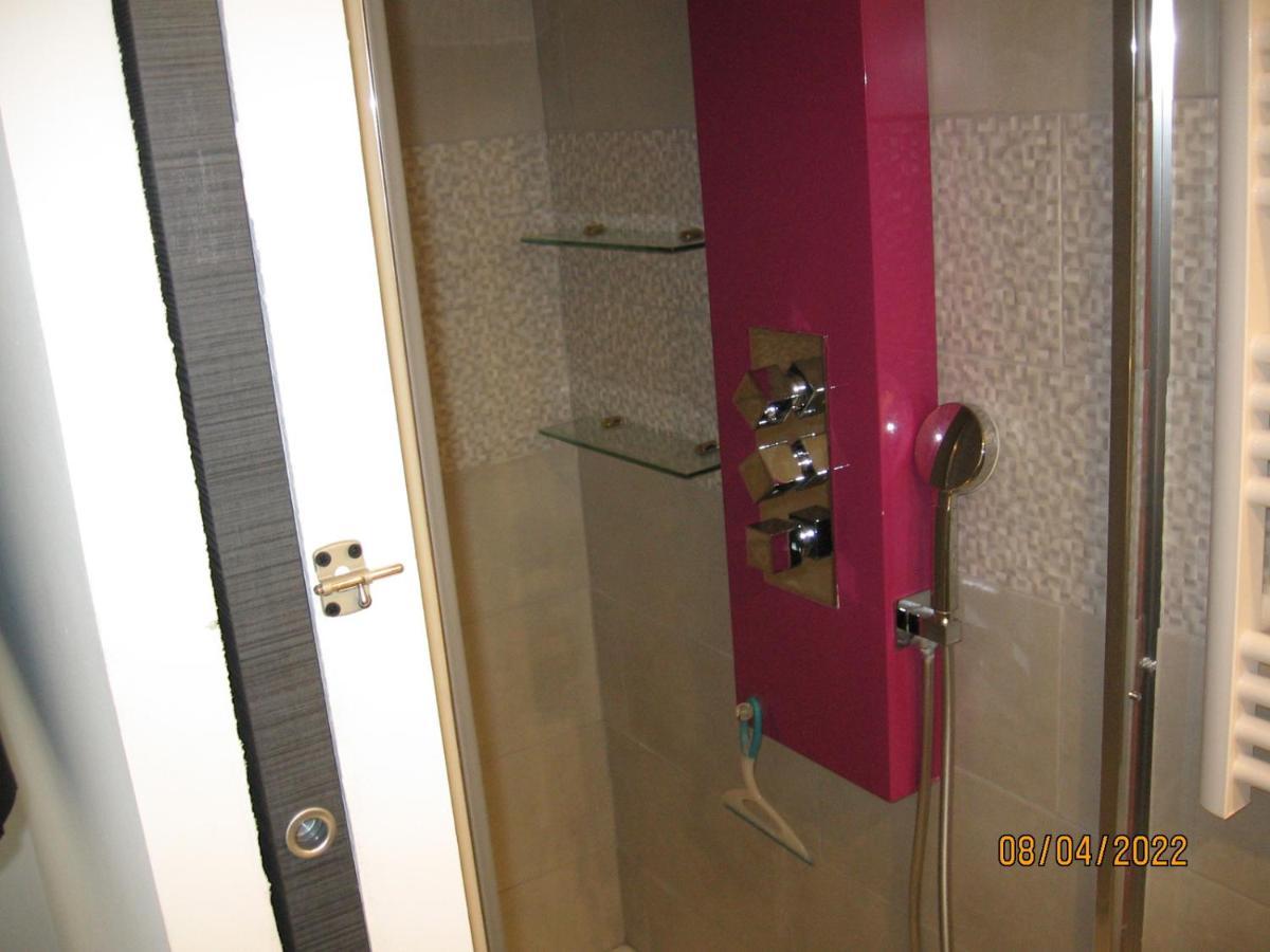Appartement Avec Chambre En Mezzanine Rognac Exteriör bild