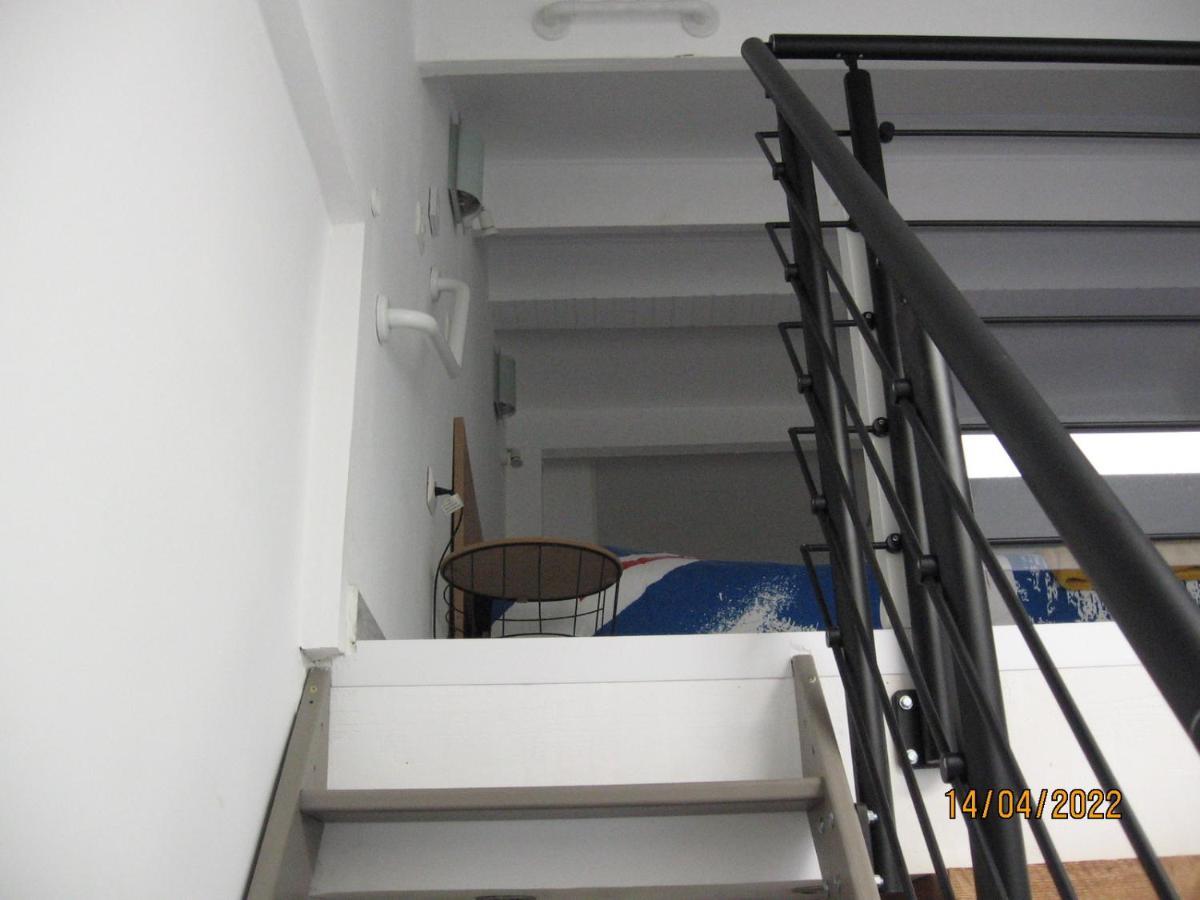 Appartement Avec Chambre En Mezzanine Rognac Exteriör bild
